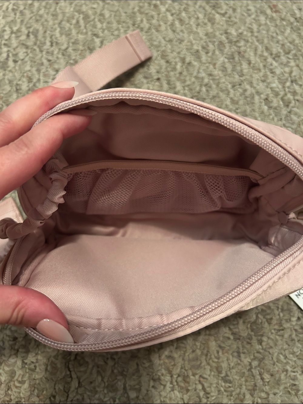 NWT BEIS Belt Bag - Picture 4 of 5